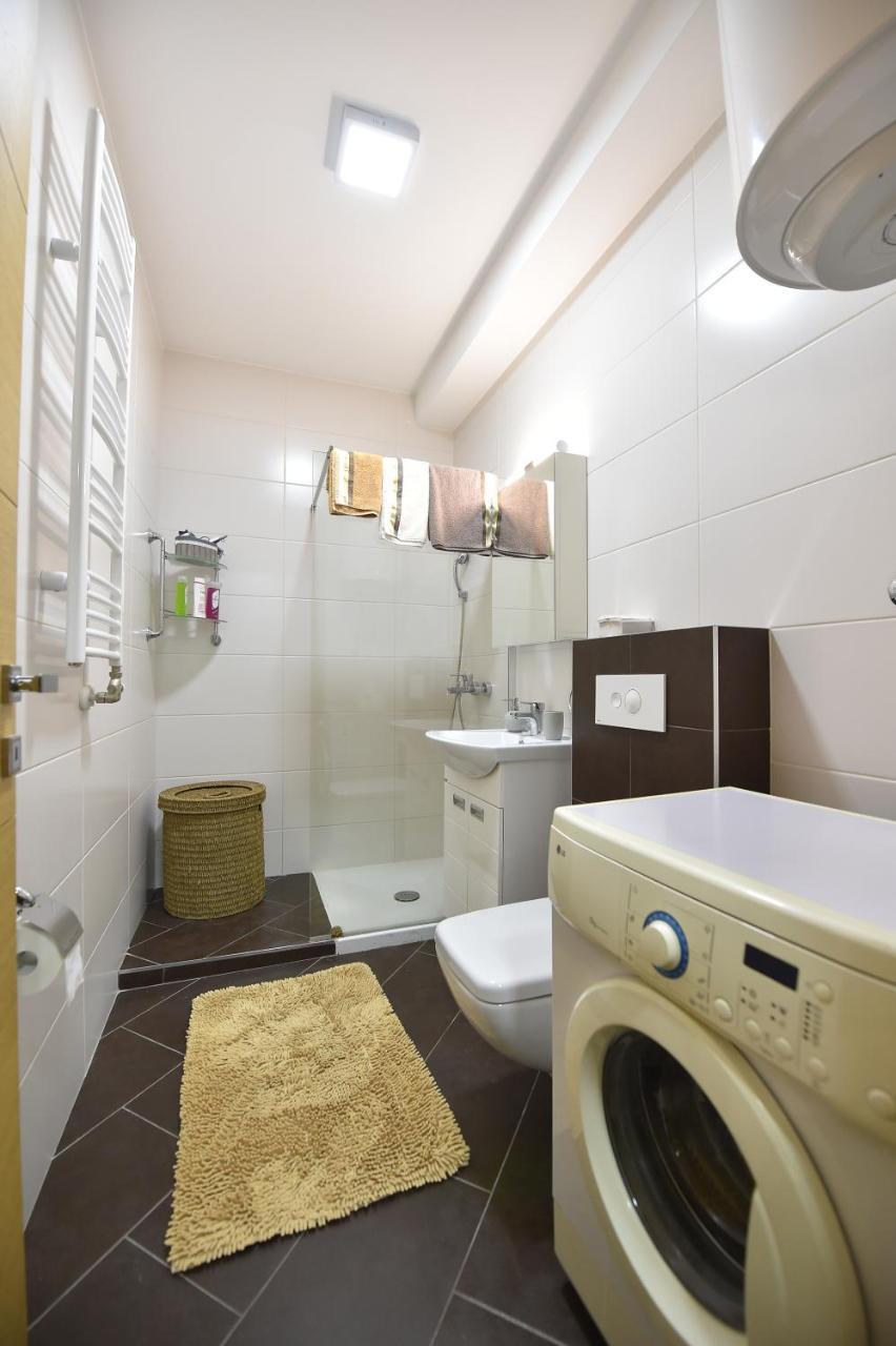Apartment Sinisa With Garage โนวีซาด ภายนอก รูปภาพ