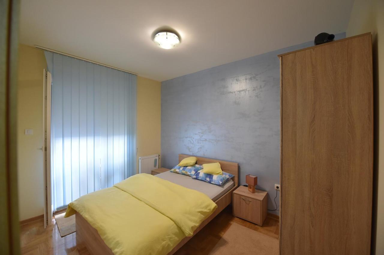 Apartment Sinisa With Garage โนวีซาด ภายนอก รูปภาพ